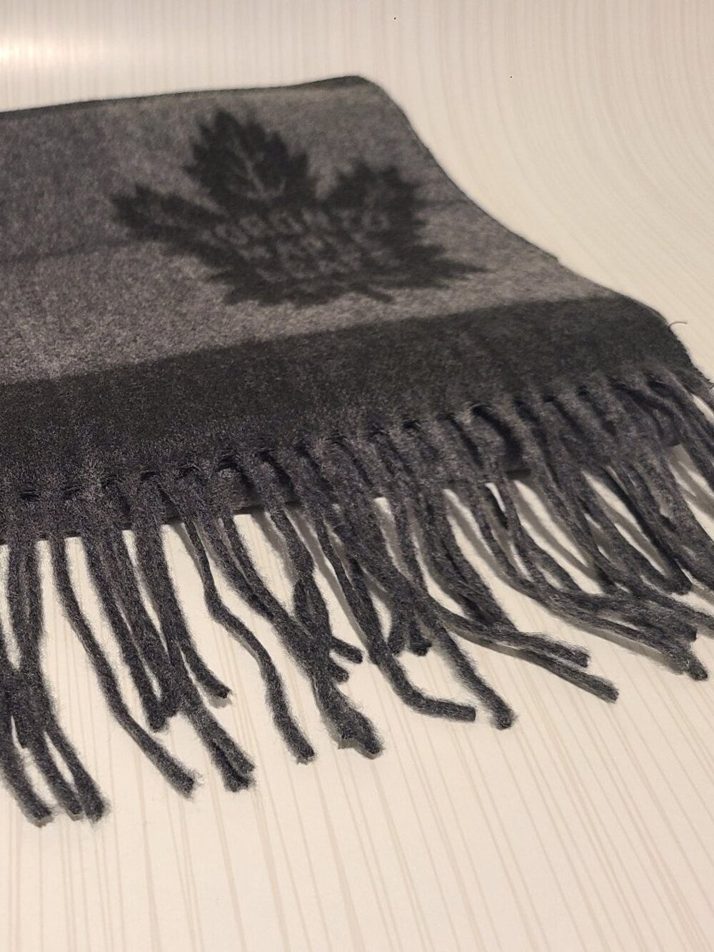 Toronto Maple Leafs Black & Grey Scarf from Fraas Scarf of Germany